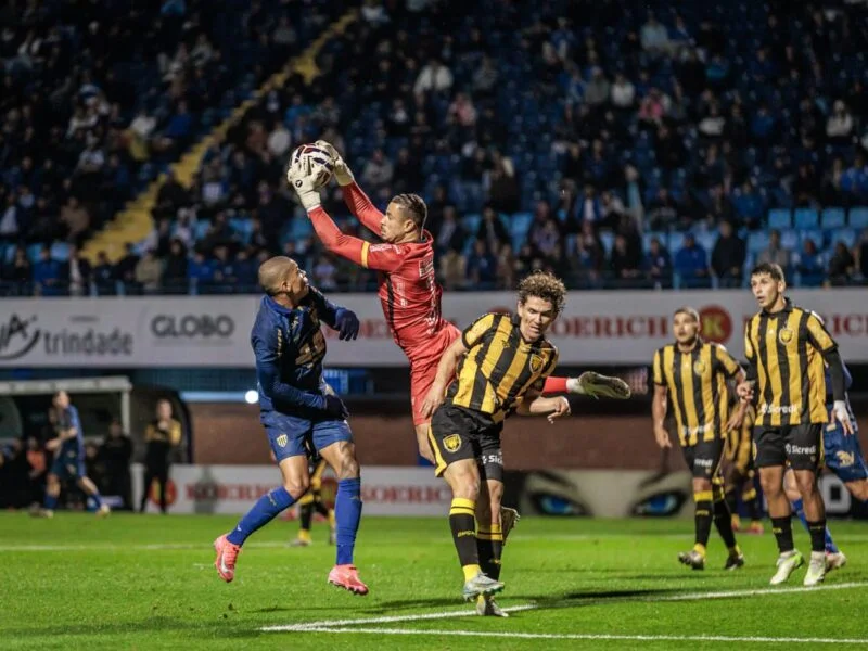 Amazonas FC vence primeiro jogo fora de casa na Série B e quebra jejum de cinco rodadas