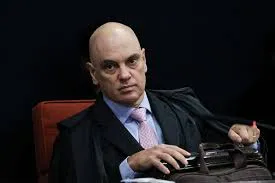 Alexandre de Moraes alerta para risco de ditadura e critica grupo político ligado a Bolsonaro
