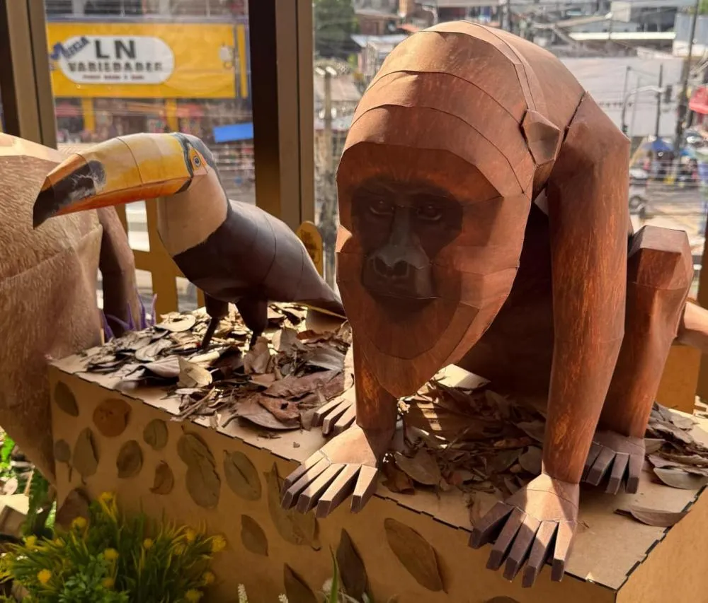 Exposição 'Amazônia de Papel' traz a beleza da floresta para shopping de Manaus