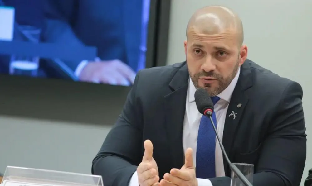 Ministro Alexandre de Moraes Autoriza Progressão de Daniel Silveira para o Regime Aberto