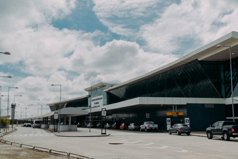 Colisão de Avião da Azul com Pássaro em Manaus durante Decolagem