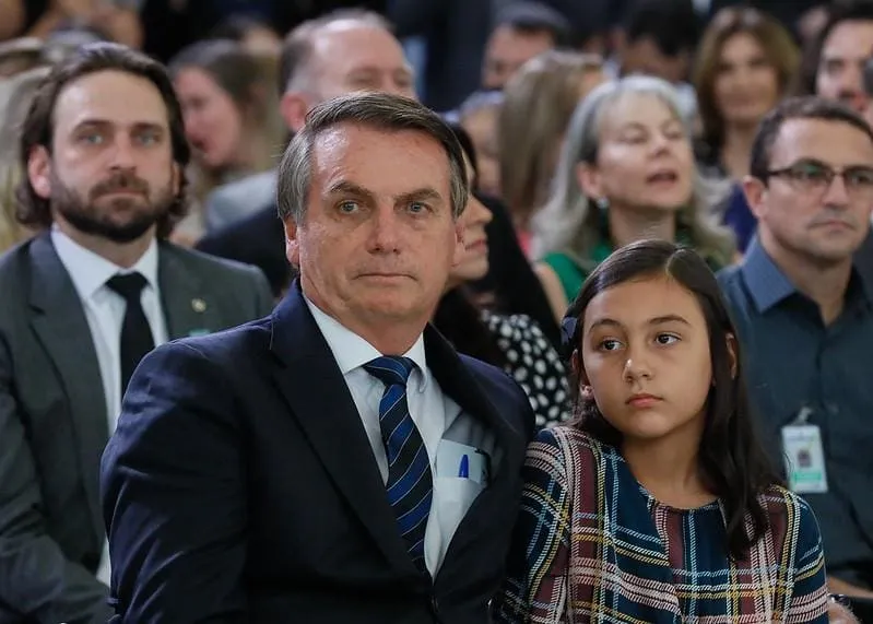 Bolsonaro Solicita Permissão para Comemorar o Aniversário da Filha Durante Prisão Domiciliar