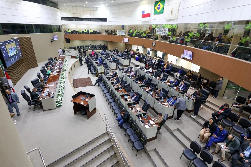 Vereador denuncia manobra de David Reis para instaurar sessões virtuais e eleição surpresa para Presidência na CMM